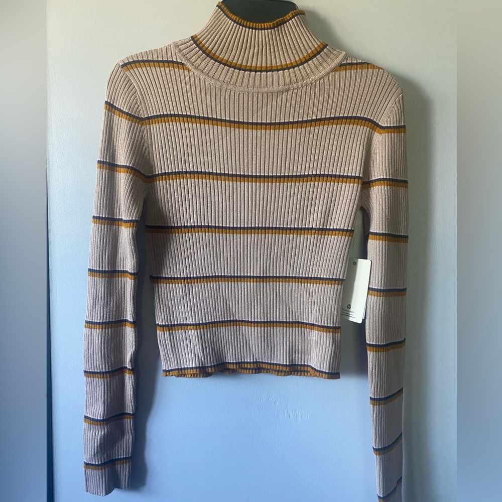 cropped turtle neck (long sleeve)